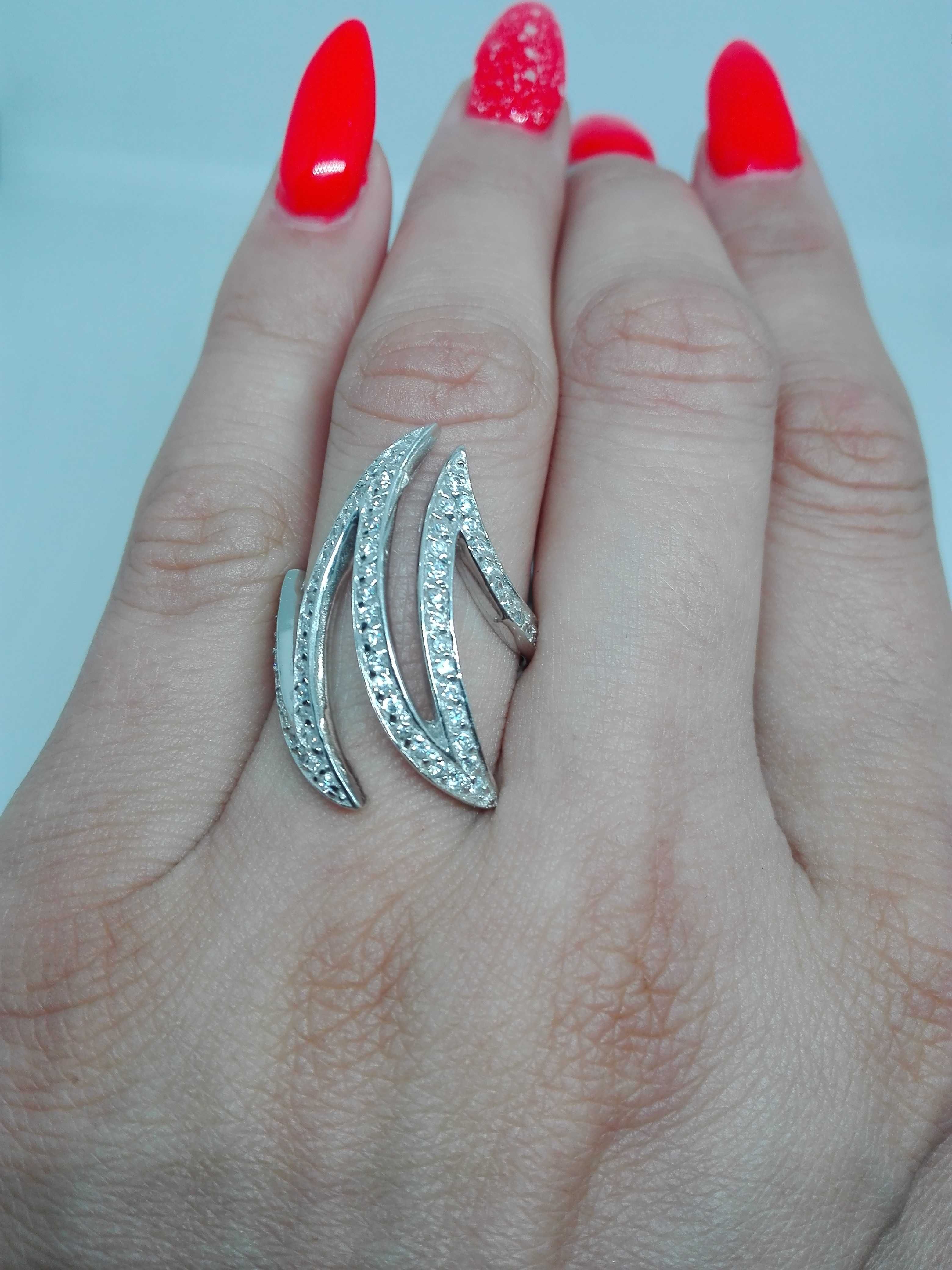 Wyjątkowy srebrny pierścionek z cyrkoniami srebro 925 R14