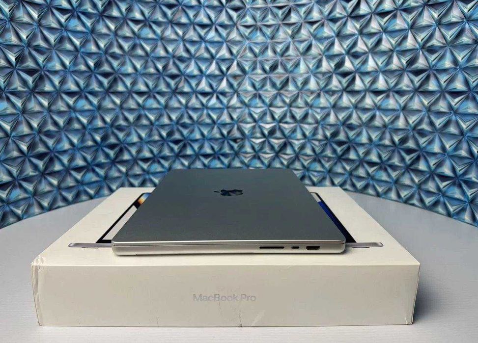 MacBook Pro 16 M1 MAX 64/1Tb