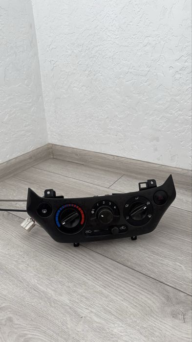 Панель клімату Chevrolet Aveo T250