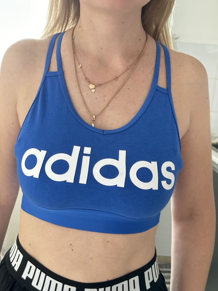 топ від adidas