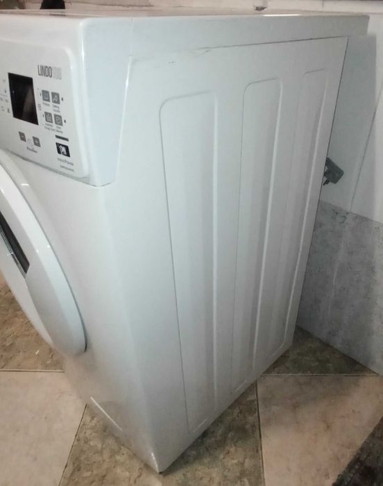 Máquina lavar-roupa 8 kg - Zanussi Lindo100 (avariada)