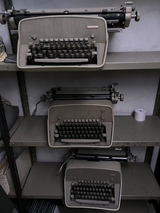 Máquinas de escrever modelos antigos