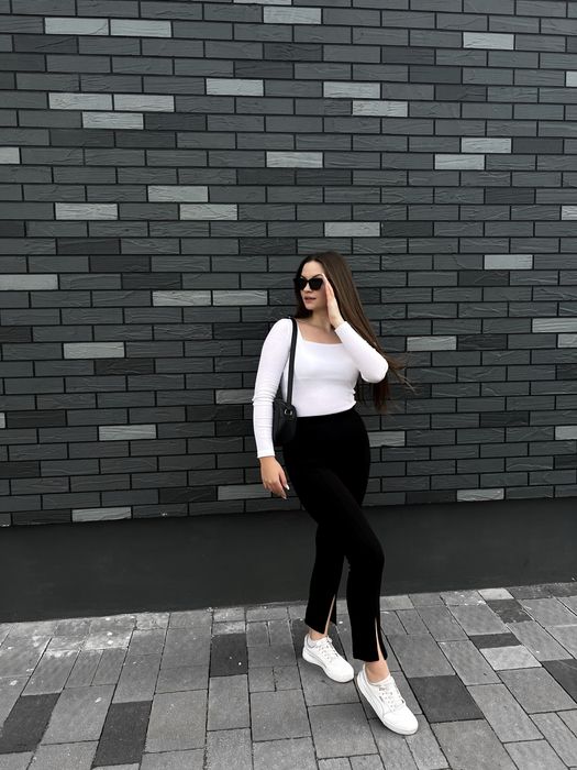 Штани з розрізом