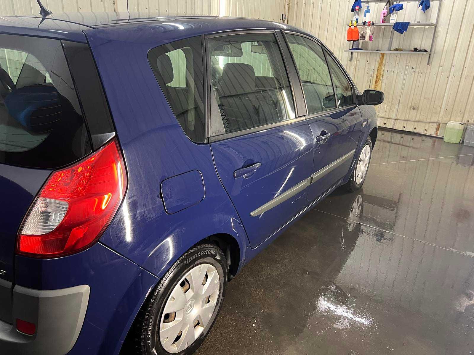 Продам Renault в хорошому стані, механіка.