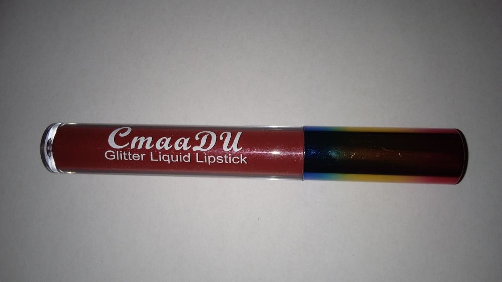 Wodoodporny błyszczyk szminka