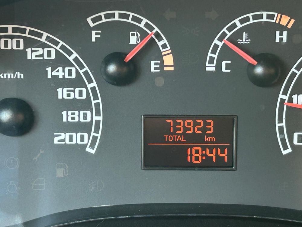 Vendo Fiat Strada como nova de garagem