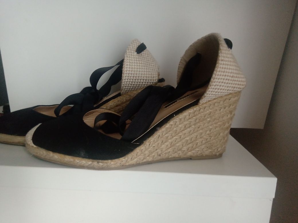 Espadryle na koturnie czarne wiązane