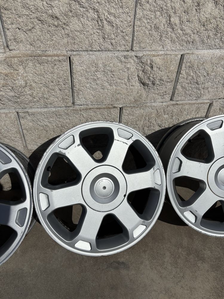 Jantes Audi S3 8L R17