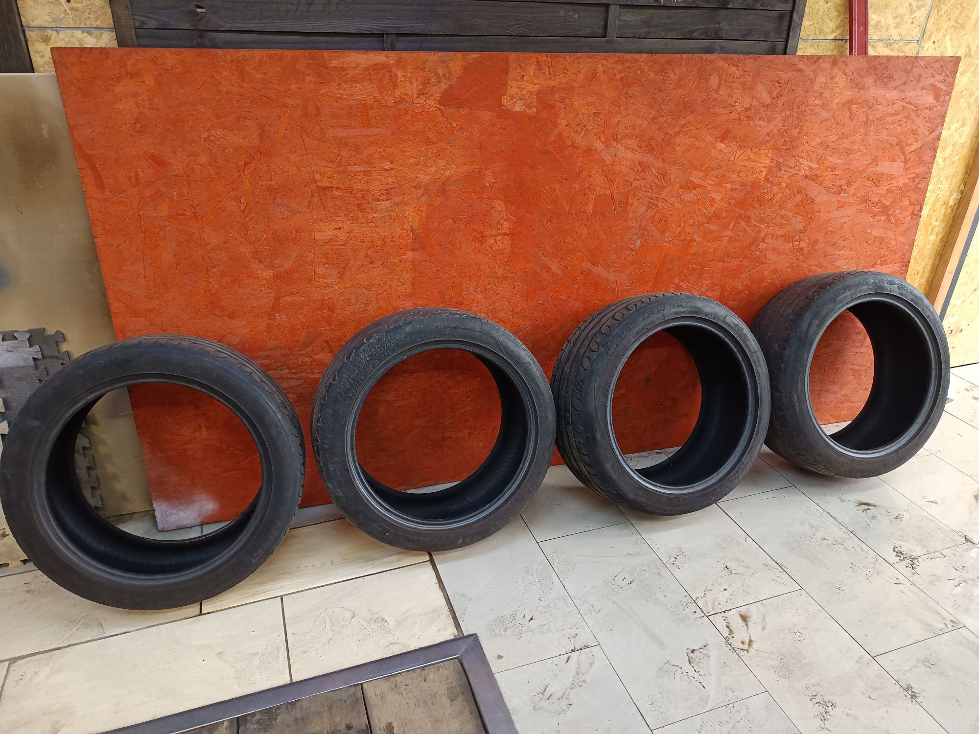 Opony letnie 235/45 r18 98y