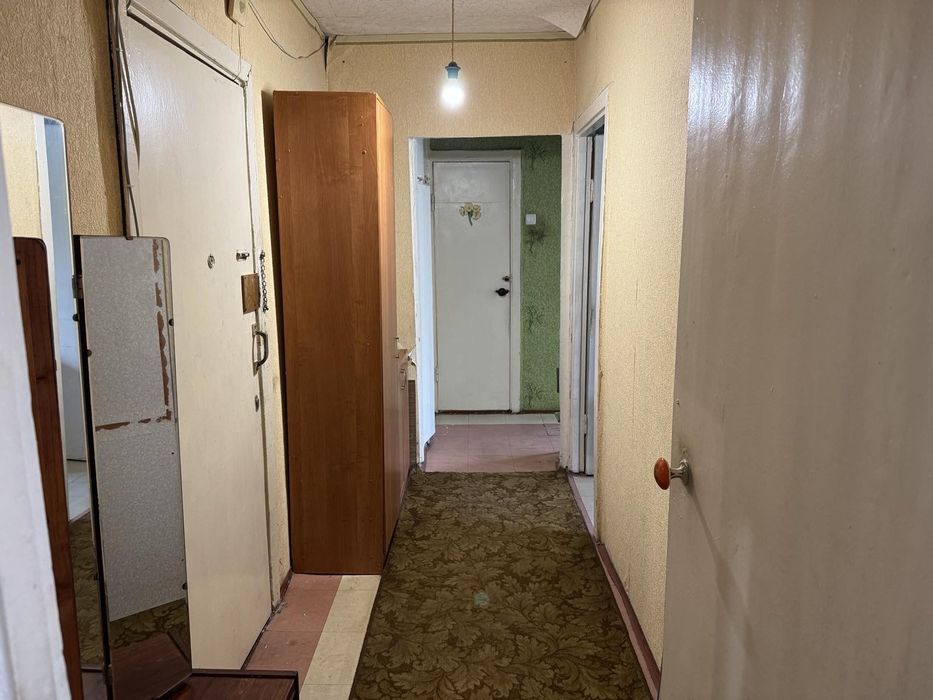 Продам чешку 2к квартиру на Кирова 54 кв м