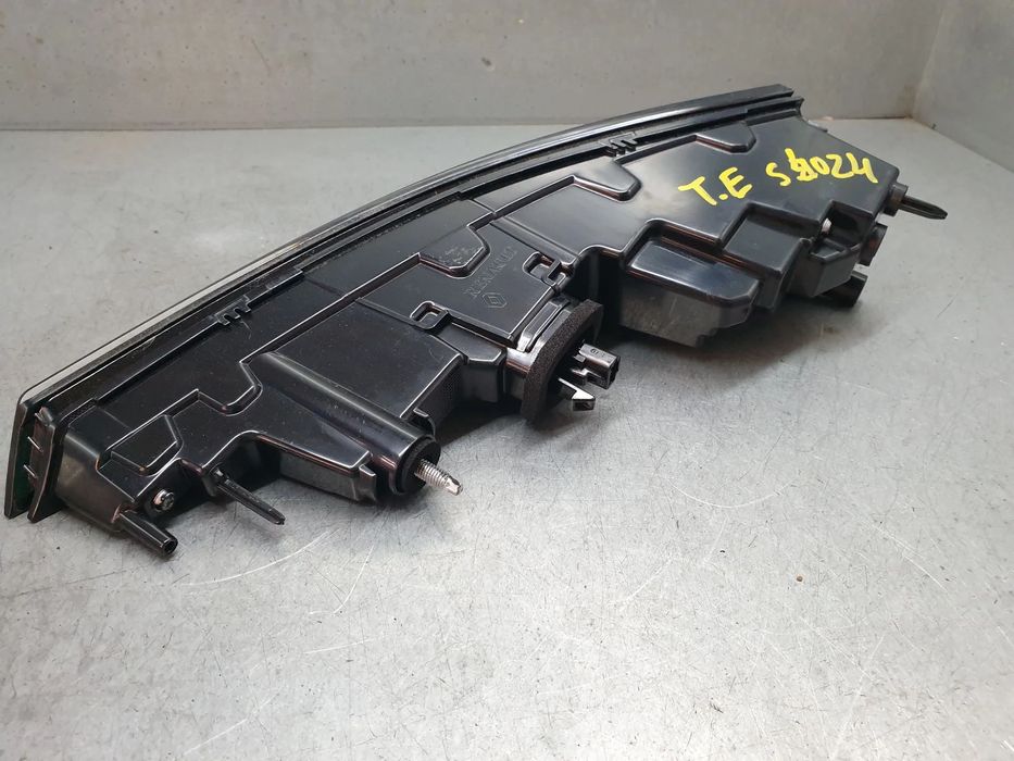 Farolim da mala esquerdo RENAULT Symbioz