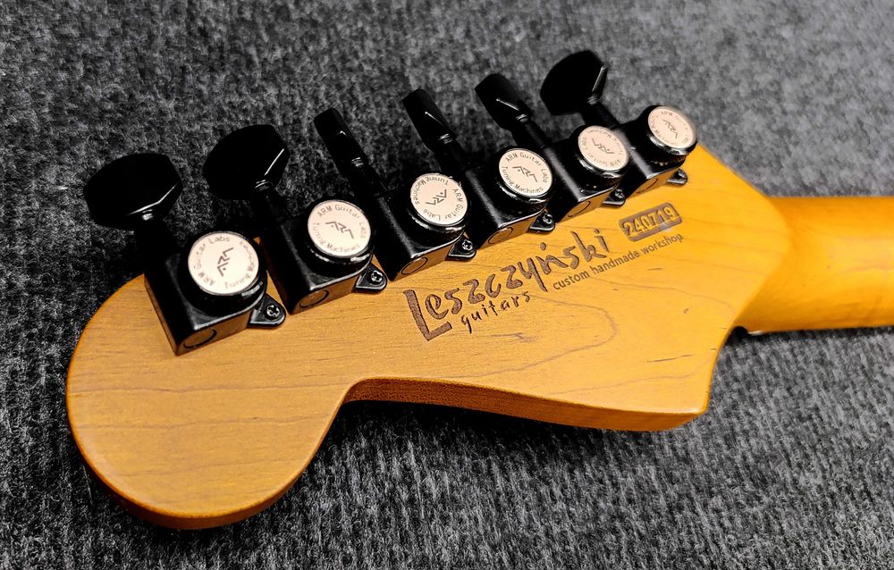 gitara elektryczna stratokaster Leszczyński guitars