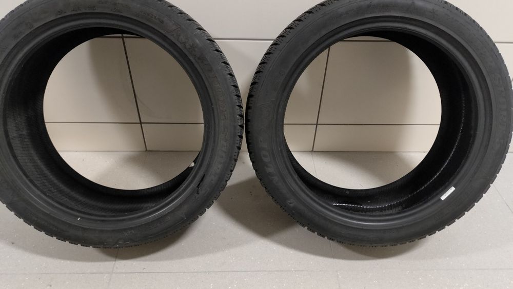 Opony zimowe 6,5mm Dunlop 235/45/18