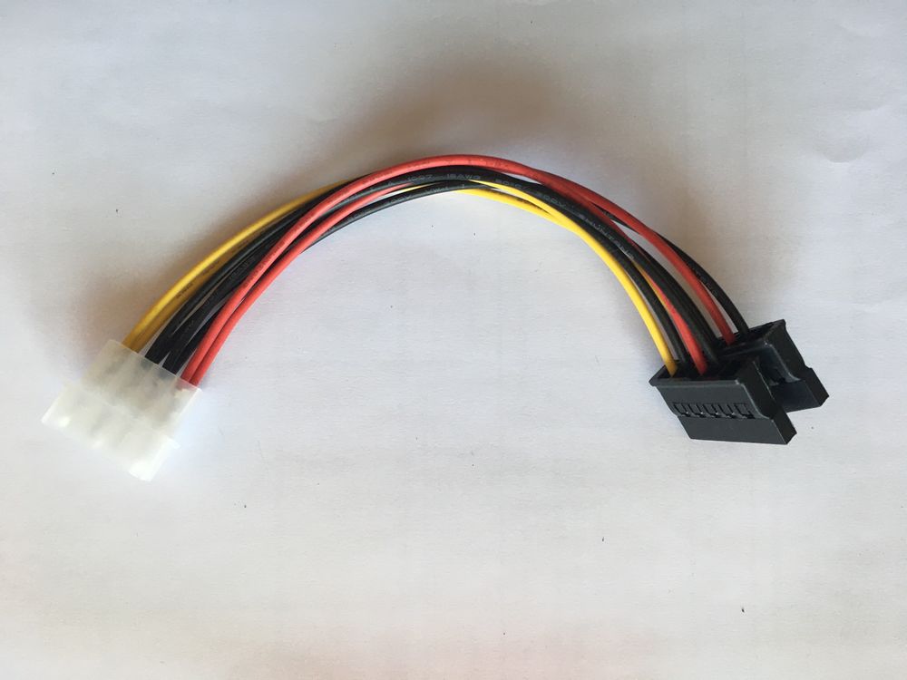 Перехідник molex sata