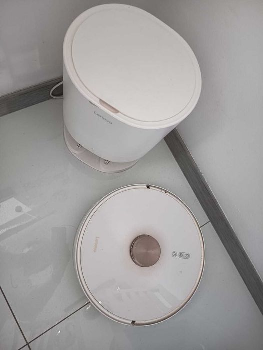 odkurzacz z funkcją mopowania oraz stacja dokującą, 
 filtry