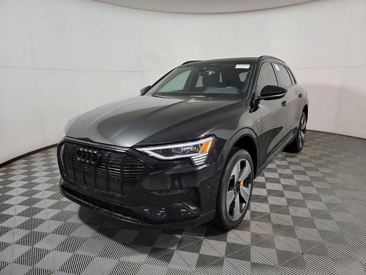 Розбірка наявність етрон ауді ку8 etron єтрон салон