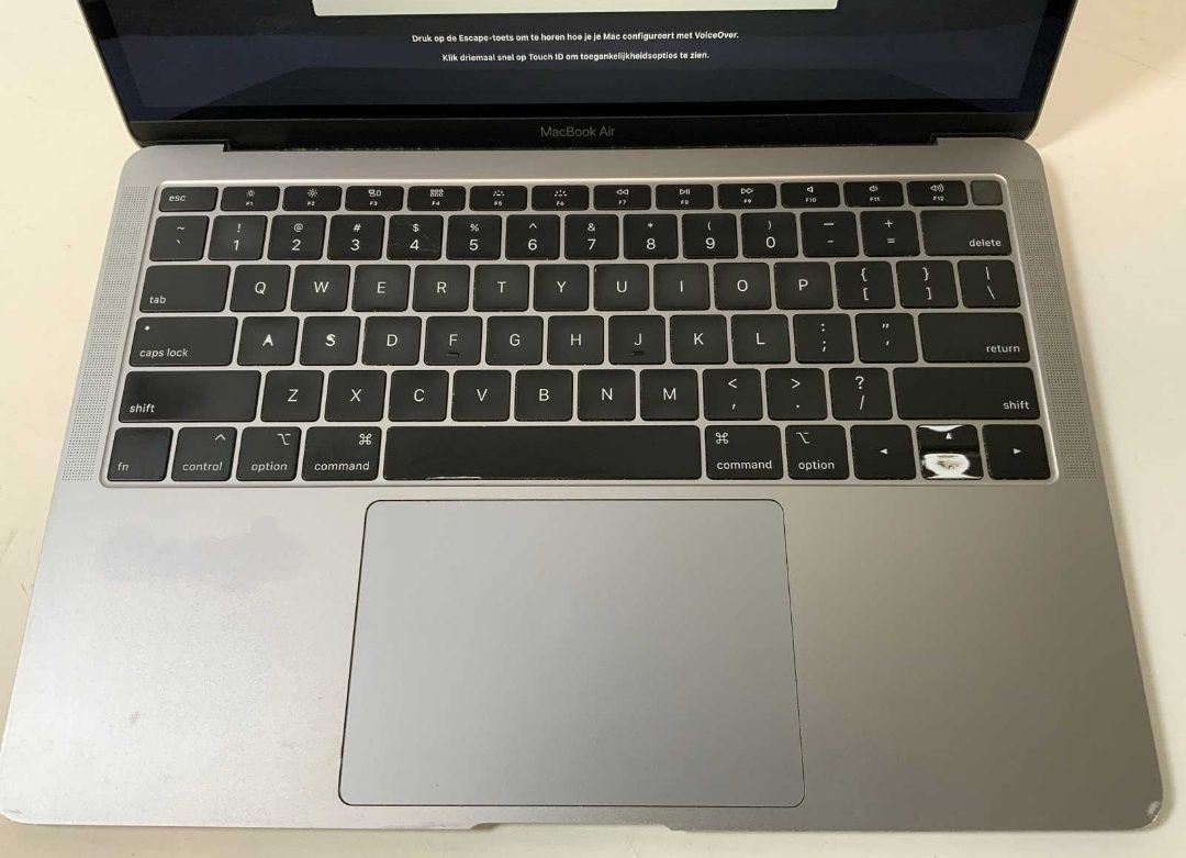 Macbook AIR 13" I5 16 RAM 256 SSD