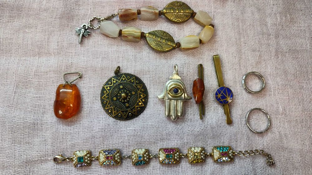 Бижутерия , брошки , кольца, запанки