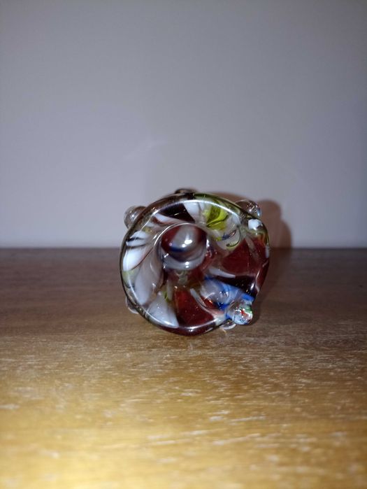 Sprzedam wazon, szkło kolorowe wys. 22 cm. Cena 80 zł.