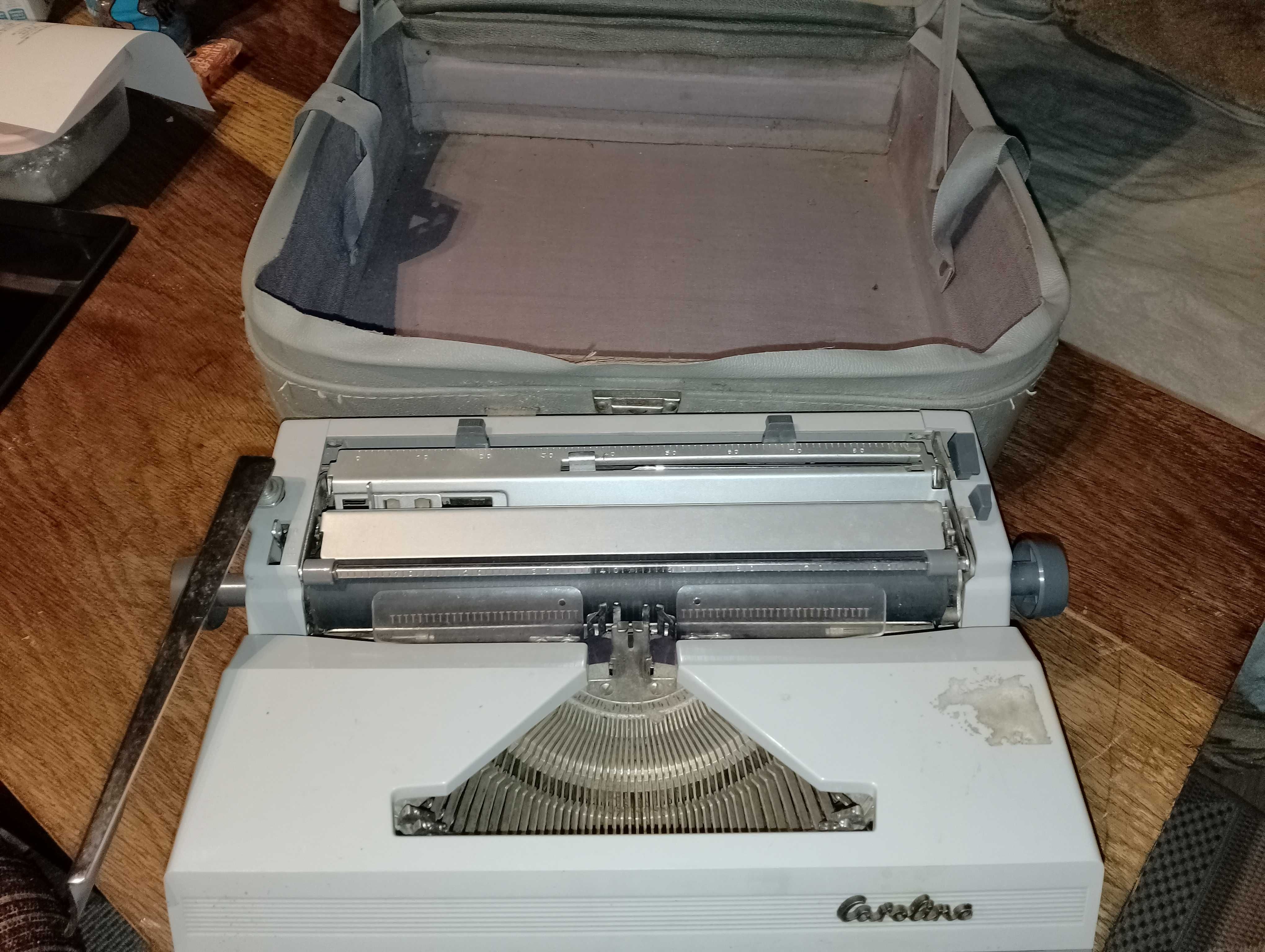 Maszyna do pisania marki Coraline, niemiecka.
