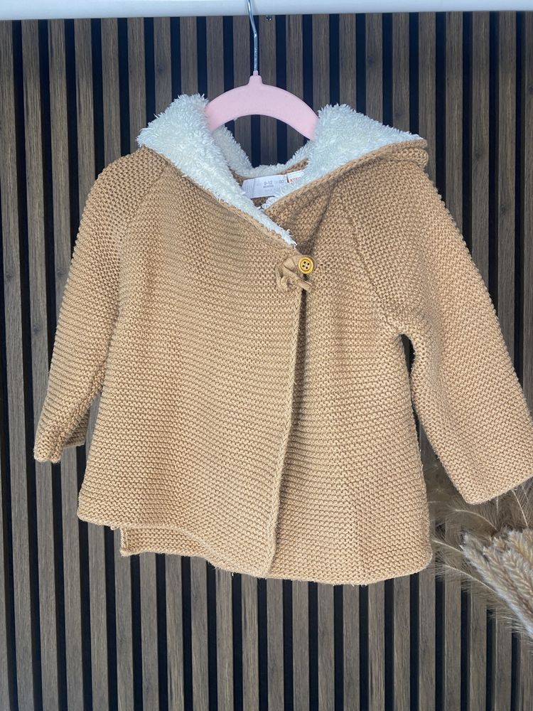 Gruby sweterek z kapturem zara 80