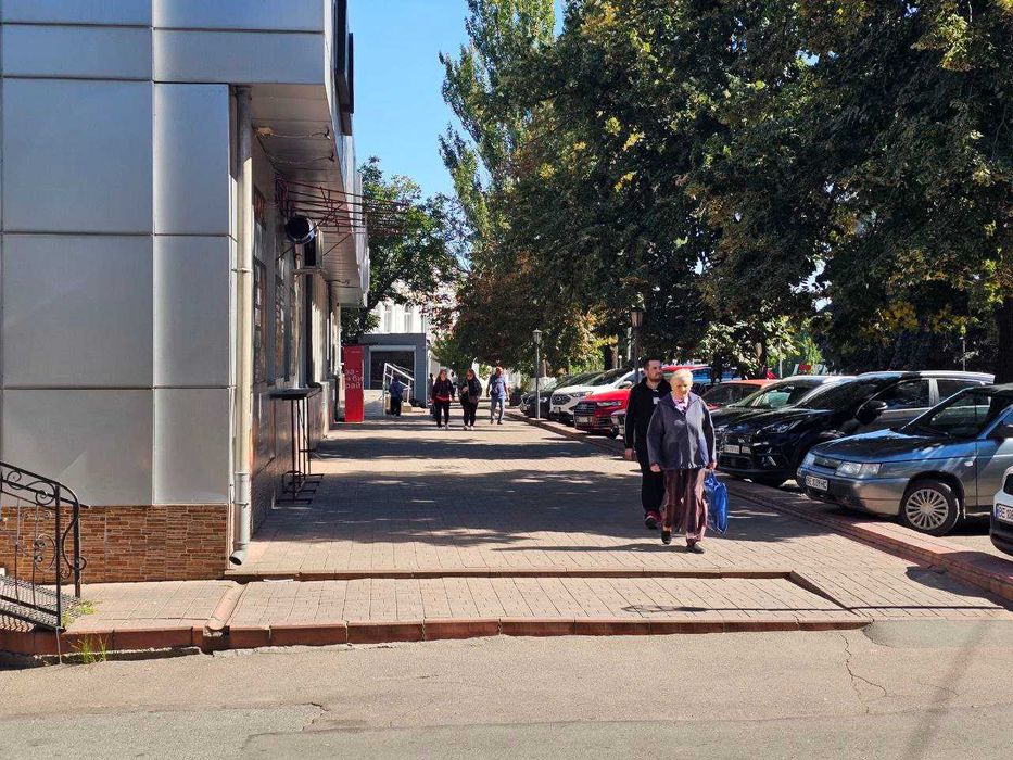 Центр Грушевського 43 кв.м. ТОП місце прохідняк фасад