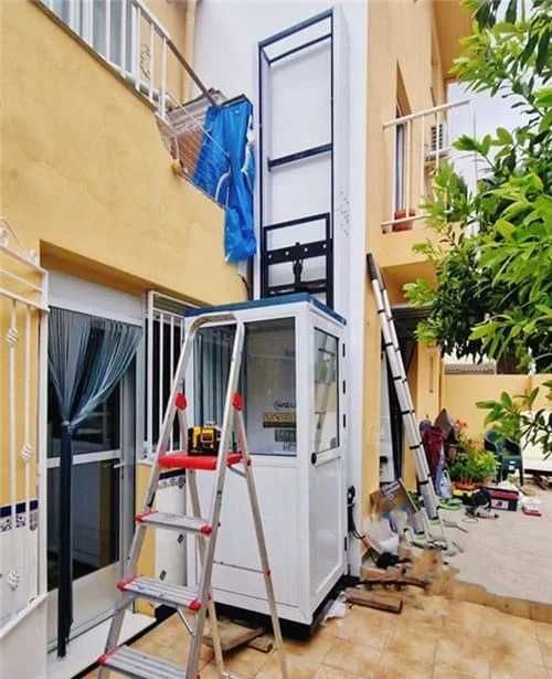 Winda  dla os .wózek inwalidzki plus opiekun