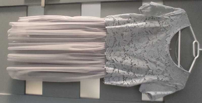 Sukienka z koronkową górą