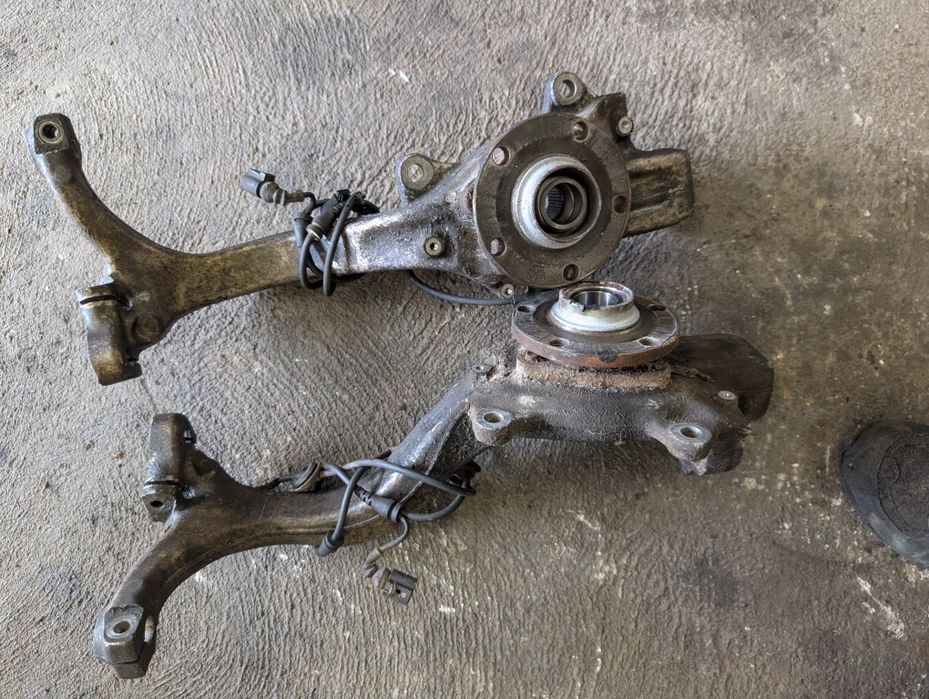 Zwrotnica prawa lewa audi a4 b6 b7