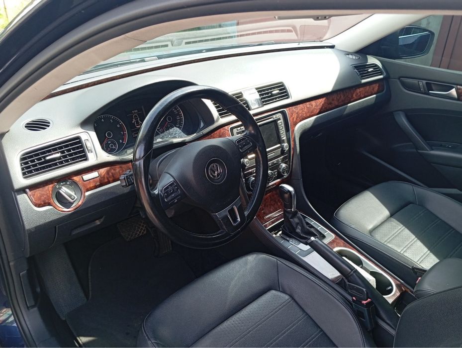 Volkswagen Passat 2012 • 2.5 бензин • Автомат • Київ