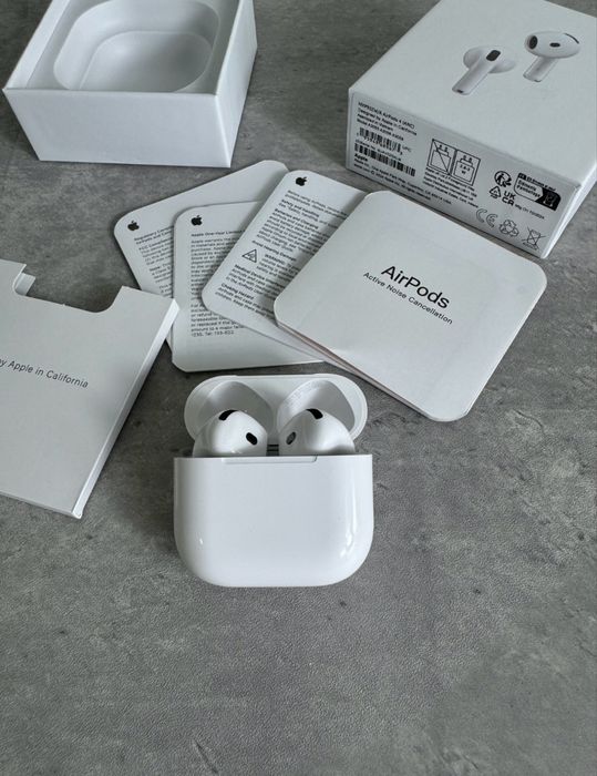 Air pods 4.
