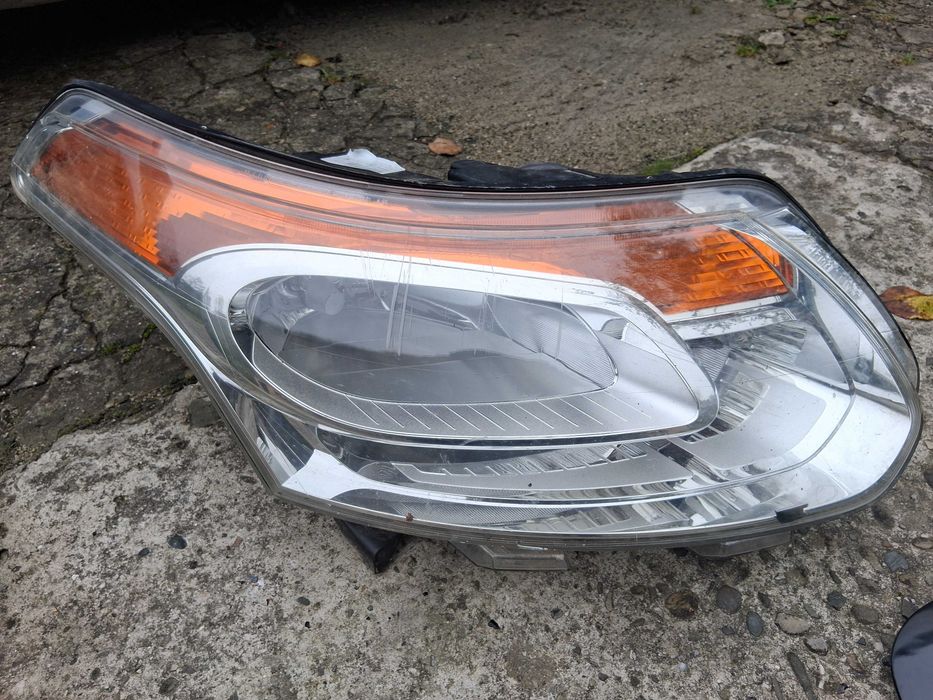 Lampa prawa Citroen C3 Picasso