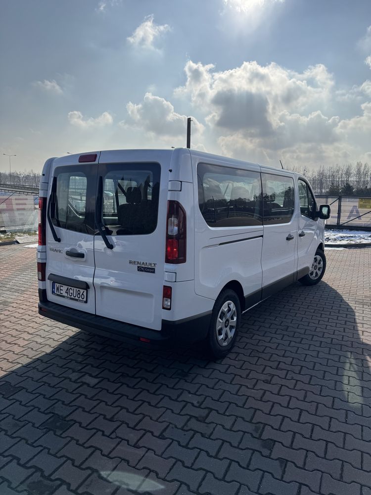Wynajem busa 9-os