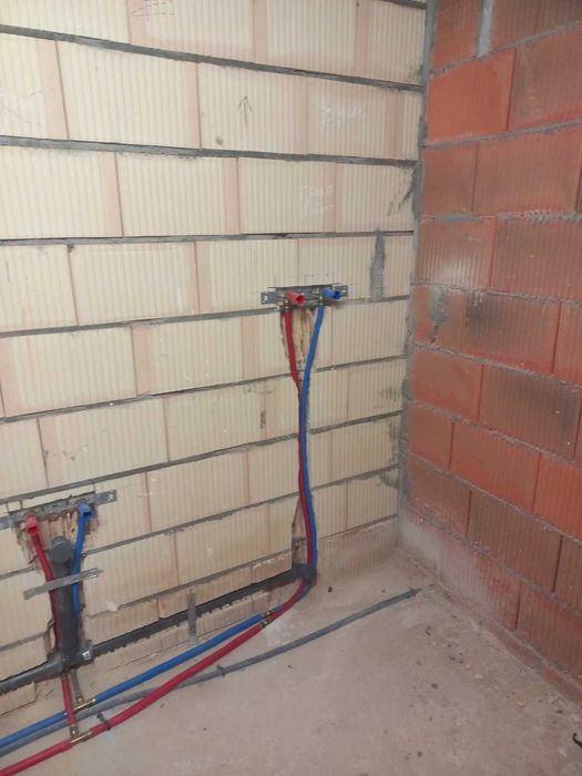 Сантехник. Установка бойлера.