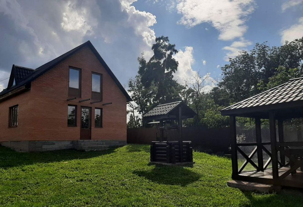 Продаж будинку в мальовничому місці.