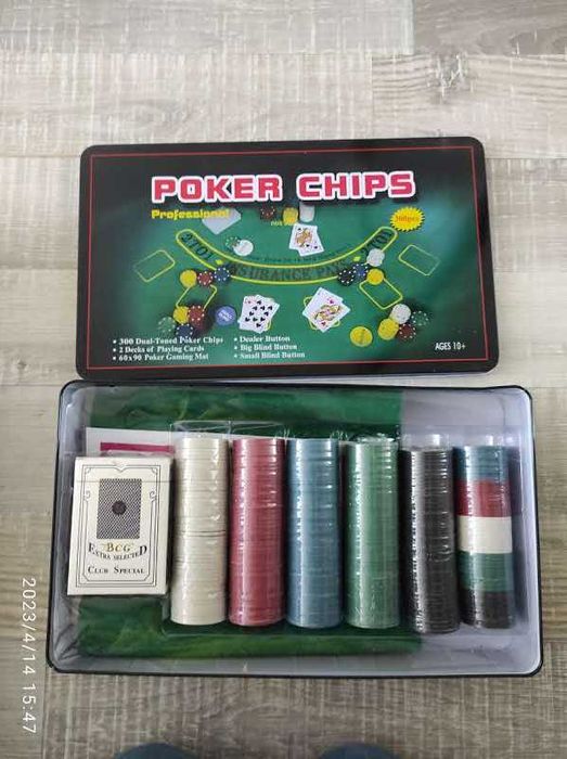 Набір для гри у покер (300 фішек) / Poker game