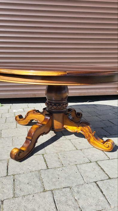 Вінтажний столик у стилі Барокко