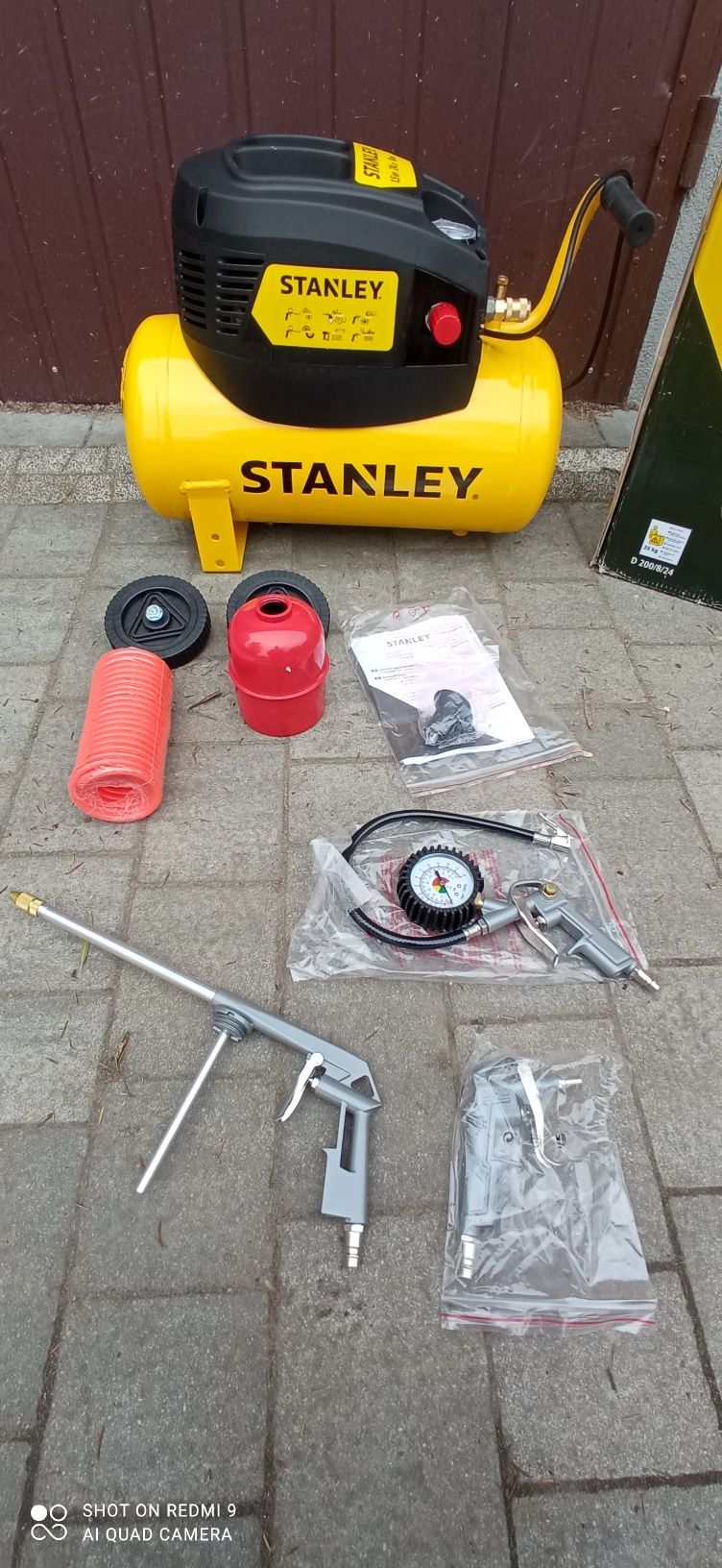 Kompresorem bezolejowy Stanley 24l