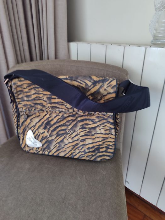 Vendo saco da Marca Roberto Cavalli.