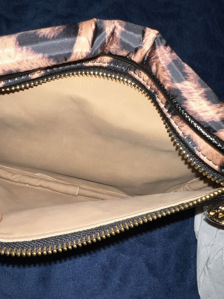 Piekna saszetka Michael Kors w panterke
