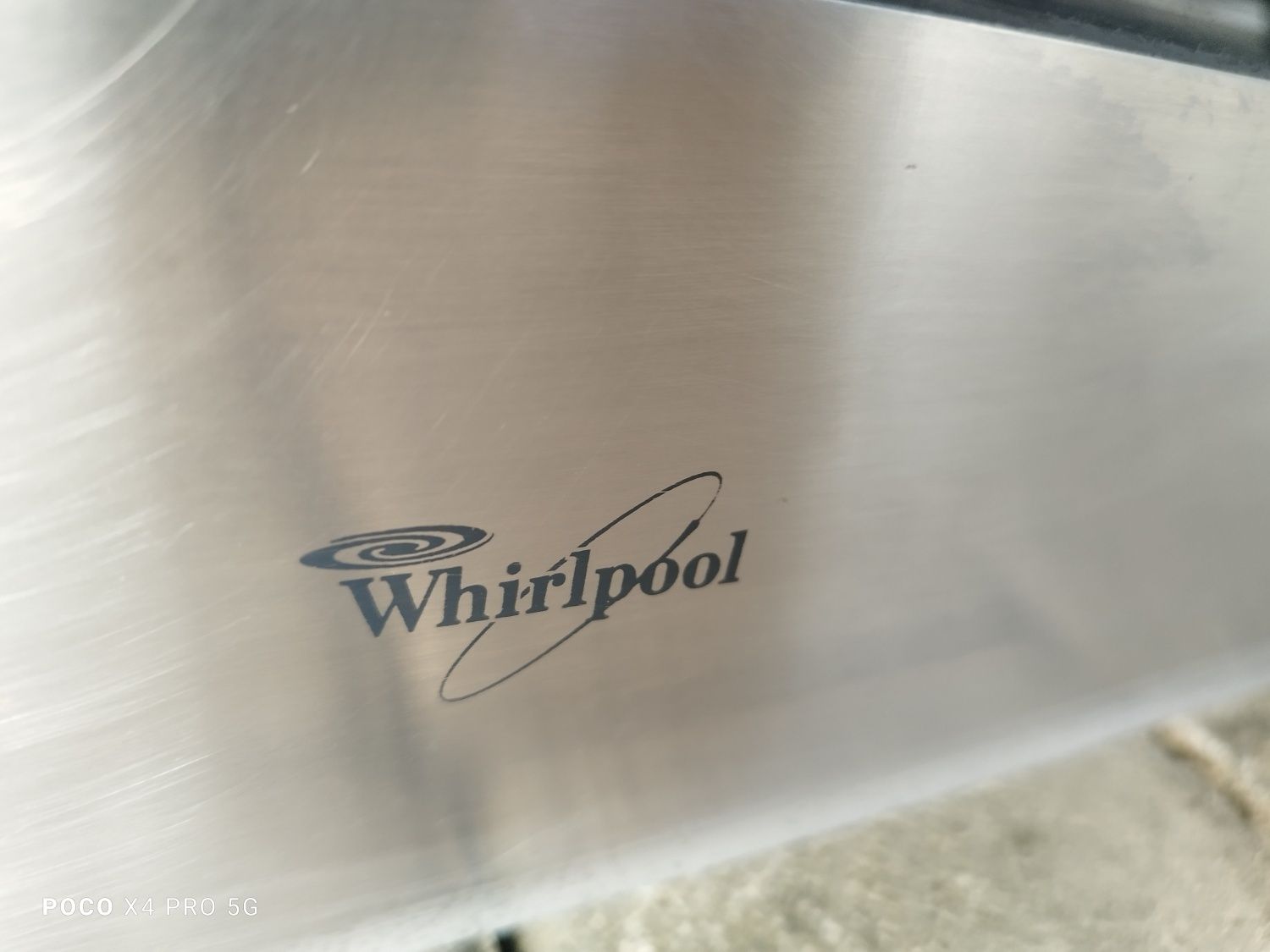 Духовка вмонтована whirpool