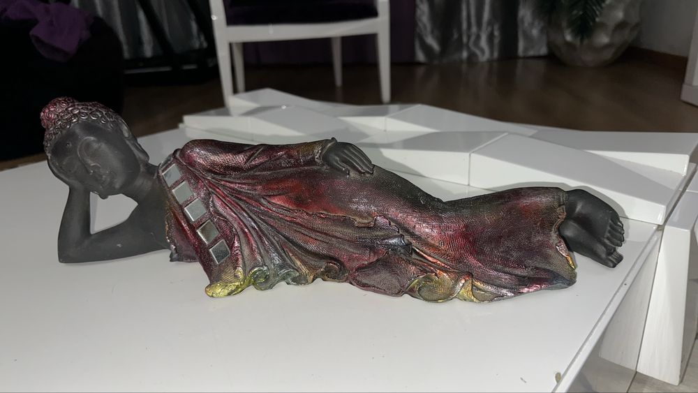 buda decorativo mulher