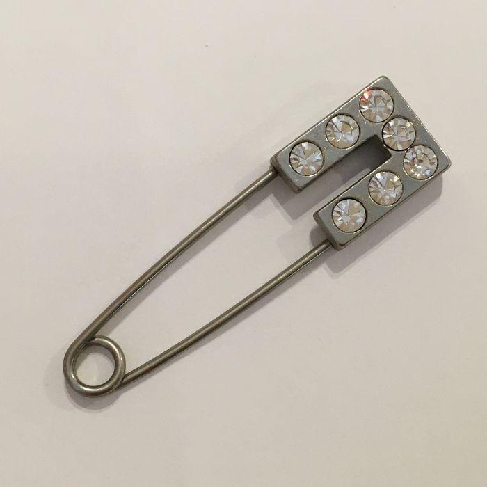 Броши с камнями Сваровски , разные