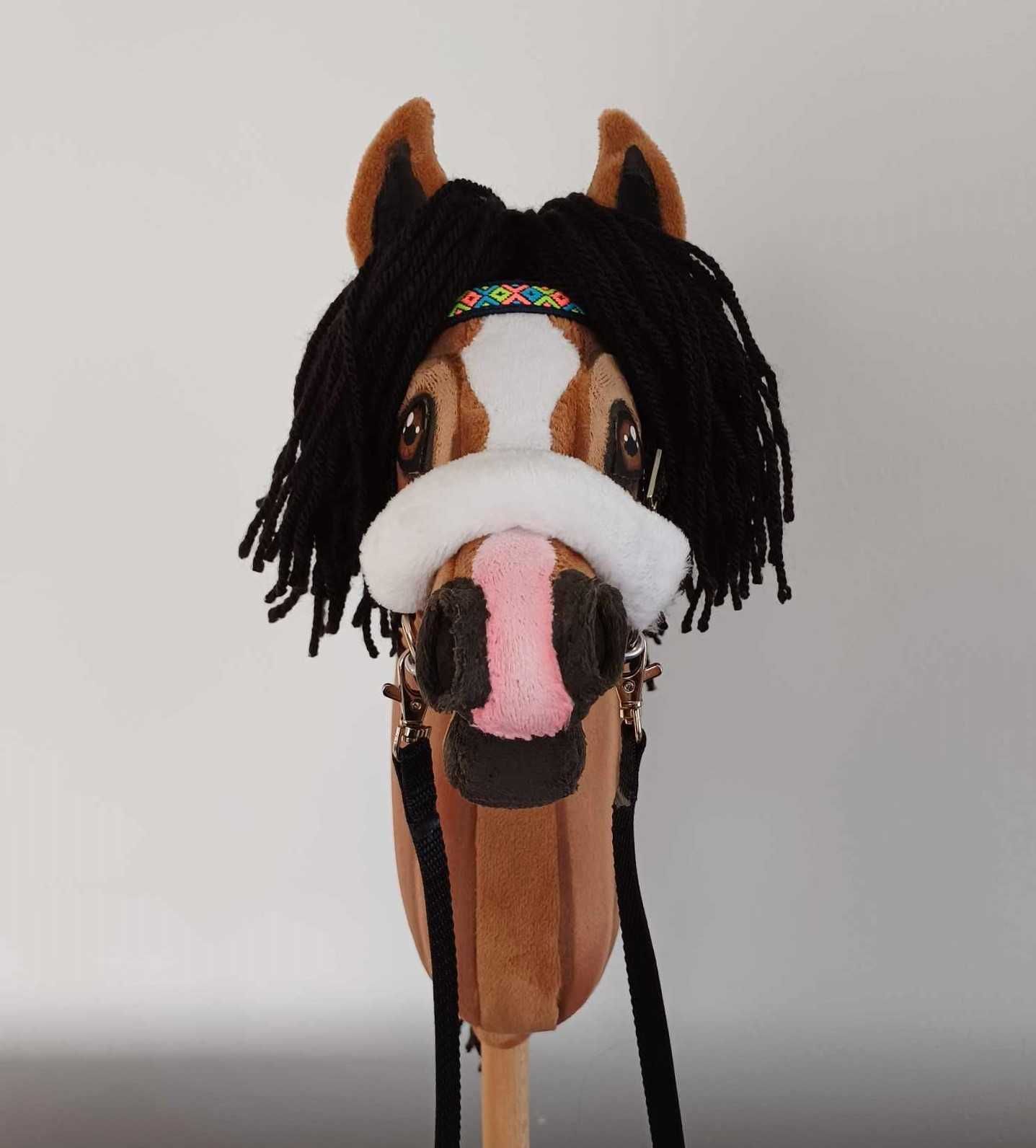 Konik Hobby Horse A4 + sprzęt gniady