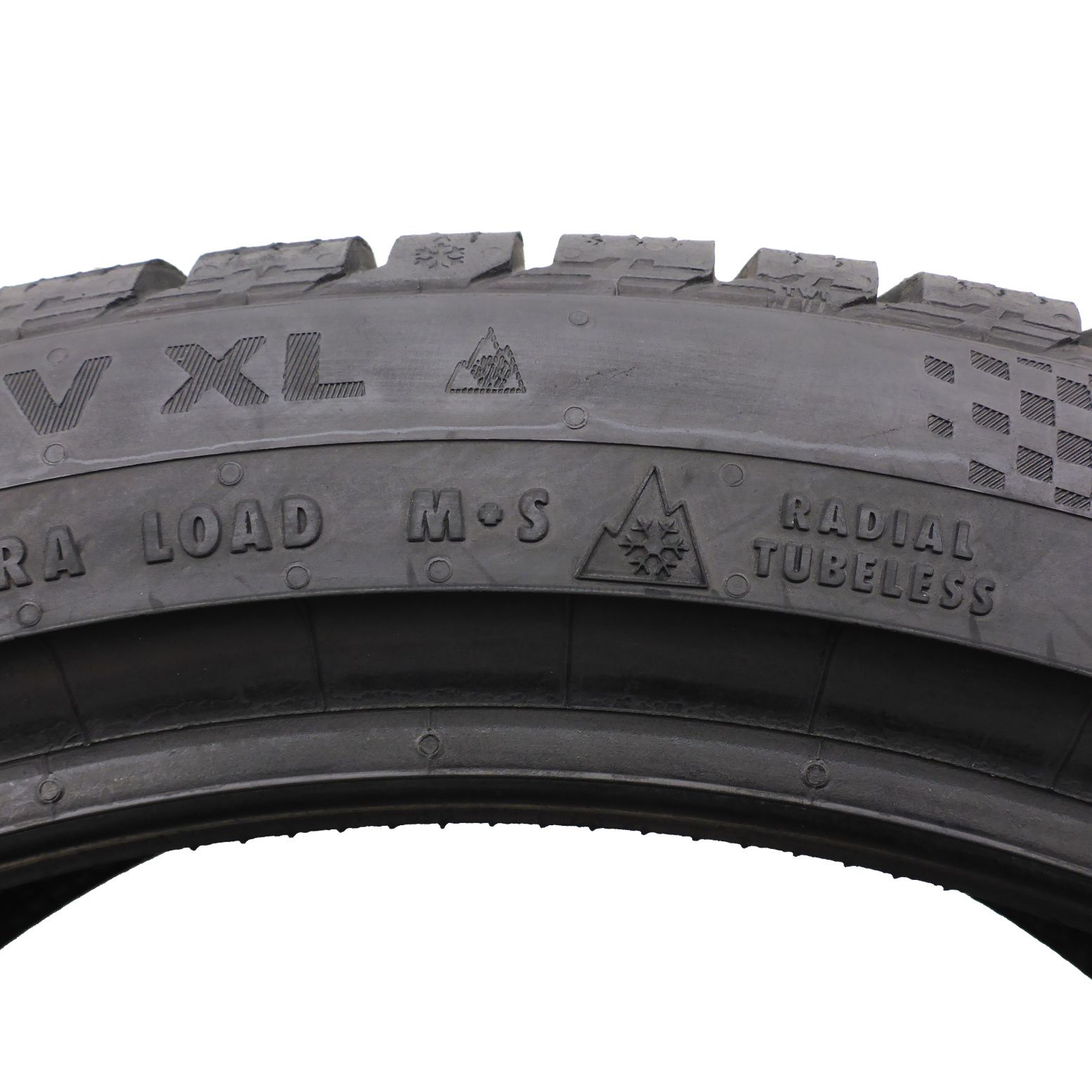 Opony 225/40/19 Continental 225/40R19 94V XL TS860S zimowe 7,8mm 2023