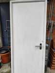Porta metálica..