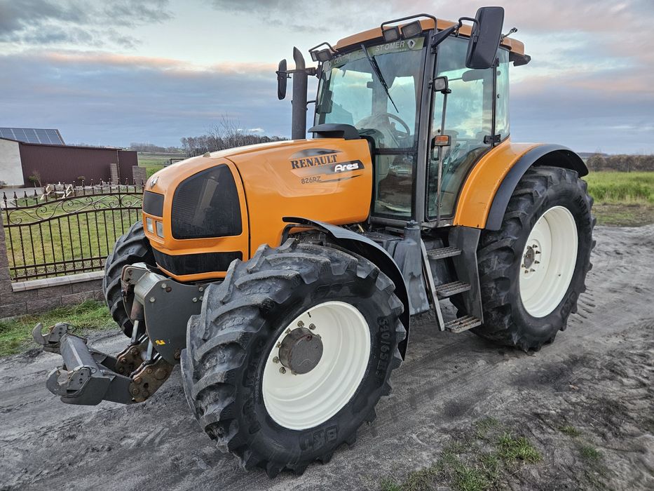 Ciągnik rolniczy  Renault 826, 836 claas