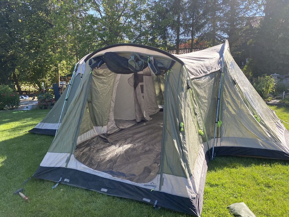 Bardzo ładny duży namiot dla  dużej rodziny