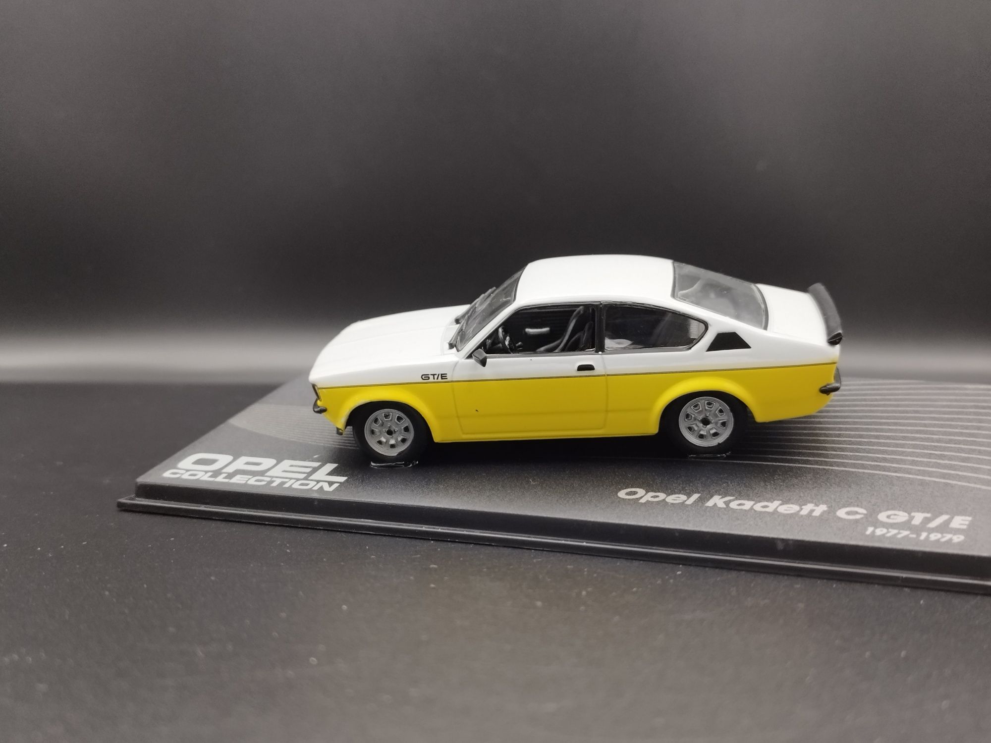 1:43 Opel Collection Kadett C  GT/E model używany
