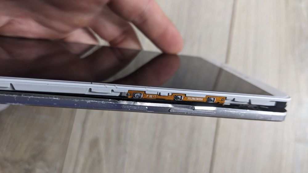 Телефони на запчастини